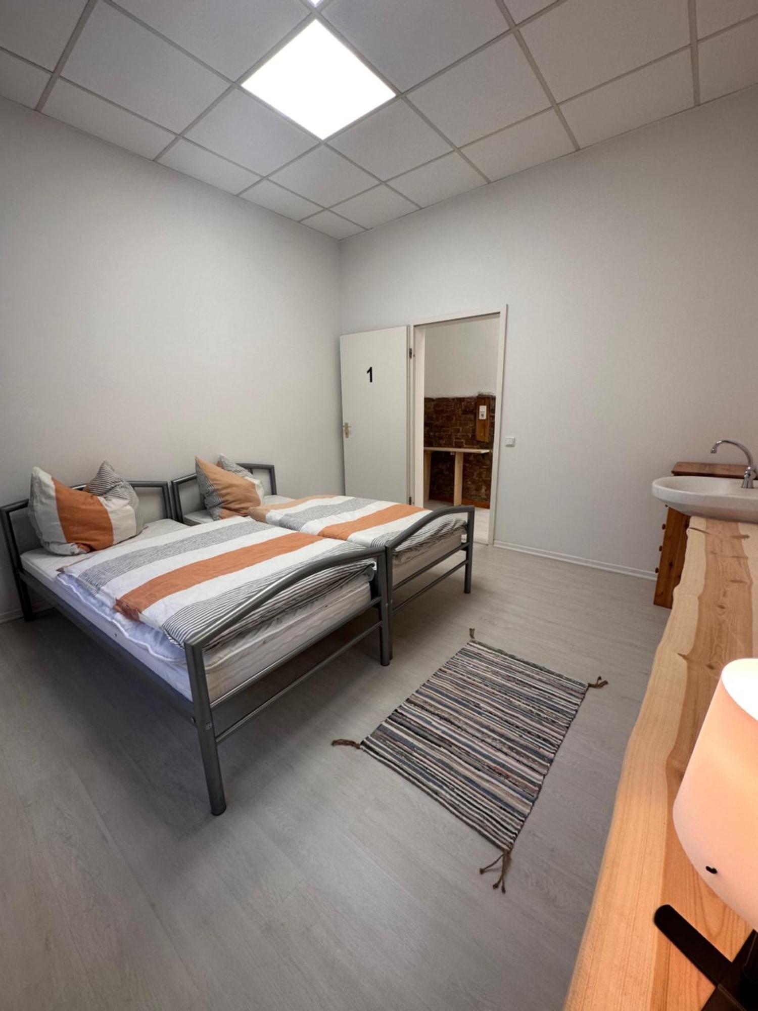 Zentrale Unterkunft Am See Apartment Буков Екстериор снимка