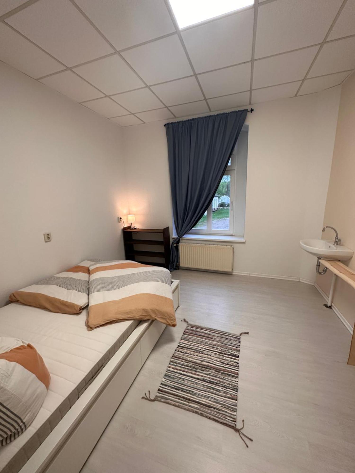 Zentrale Unterkunft Am See Apartment Буков Екстериор снимка