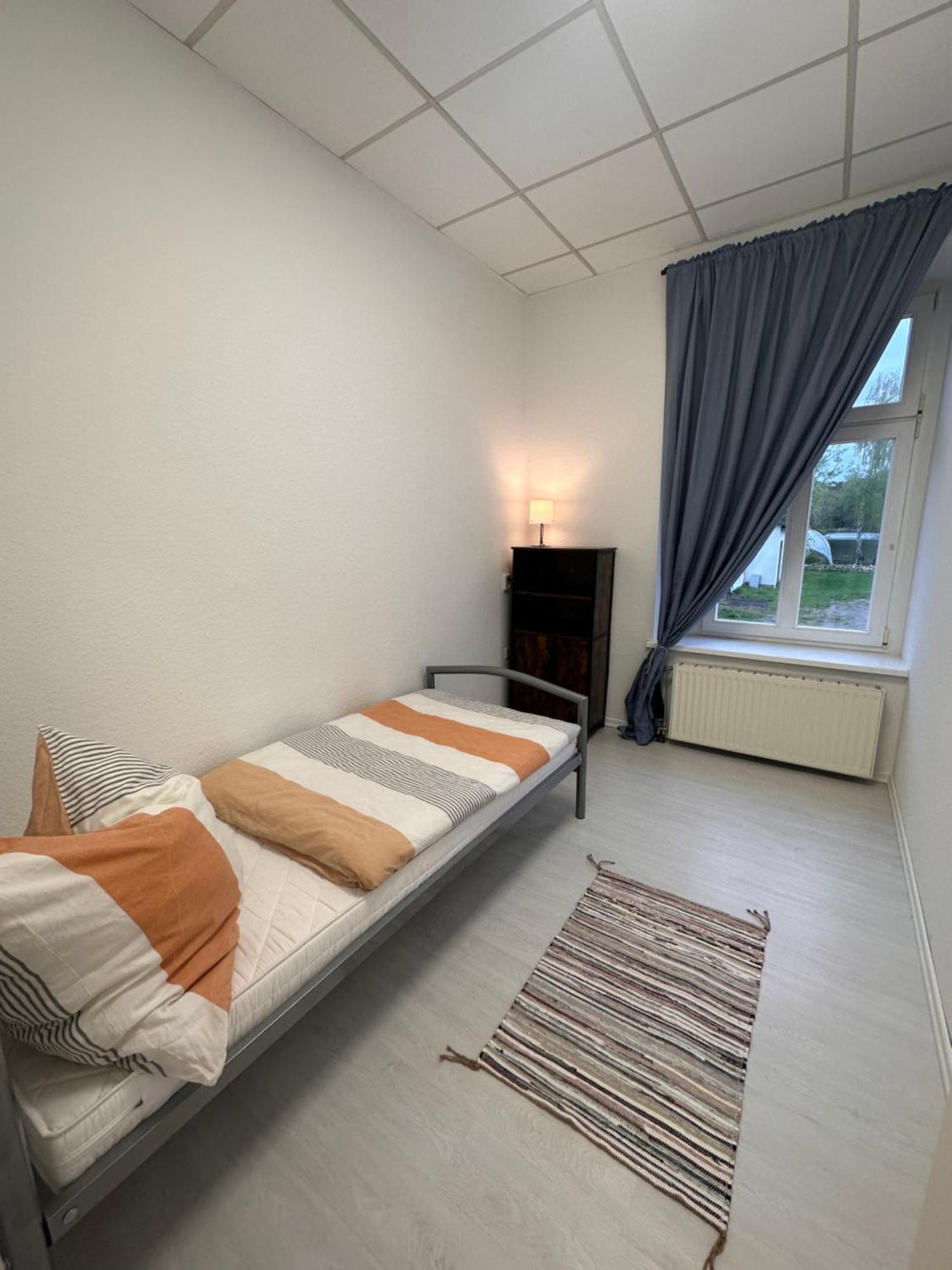 Zentrale Unterkunft Am See Apartment Буков Екстериор снимка